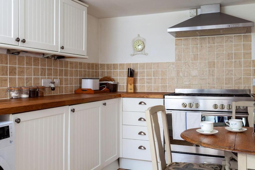 Teasel Cross Cottage, Painswick Страуд Екстериор снимка